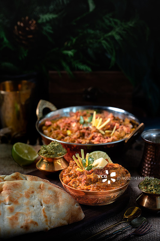 旁遮普鹰嘴豆咖喱配馕图片素材