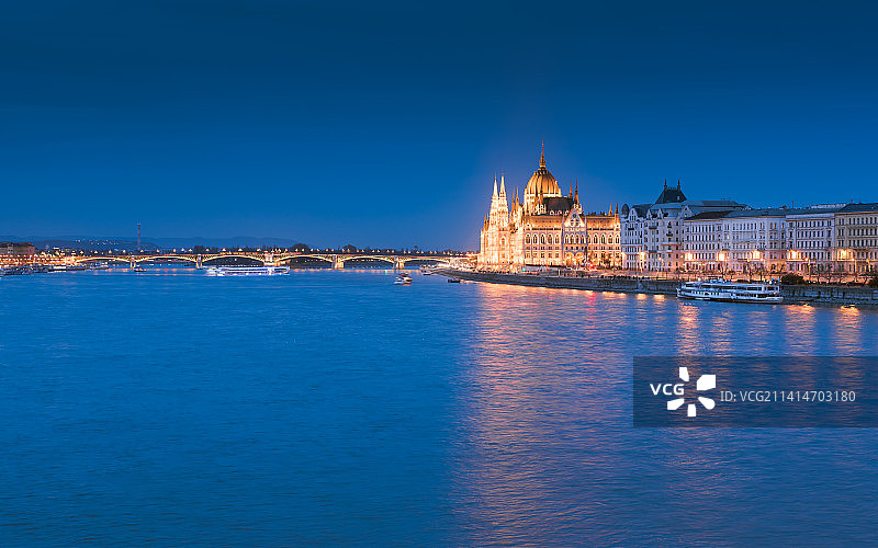 布达佩斯夜景图片素材