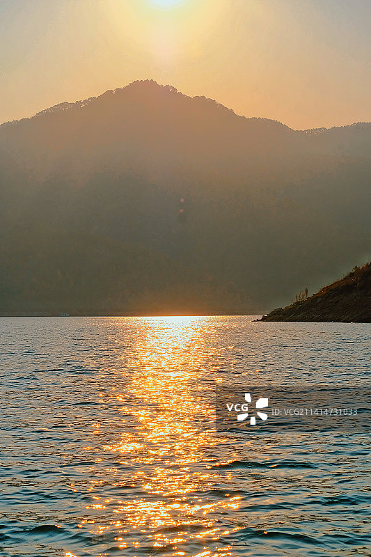 贵州望谟，黄昏时分的红水河。图片素材