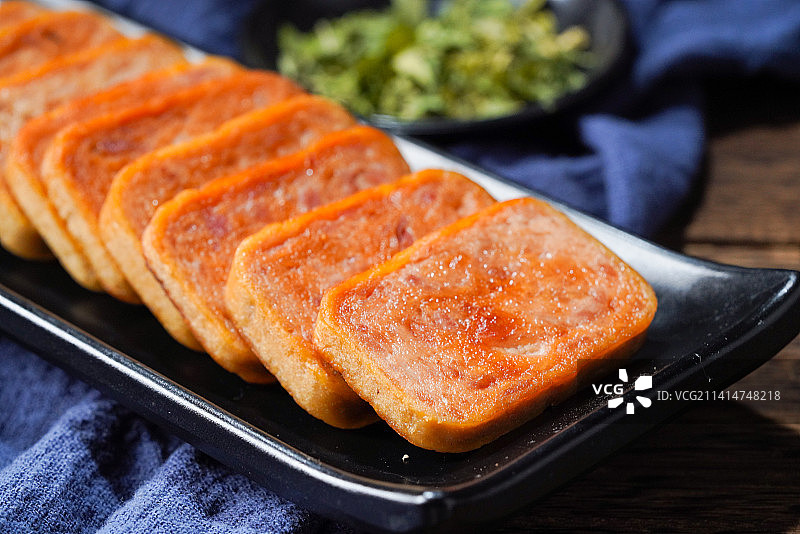 香煎午餐肉图片素材