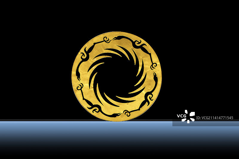 三星堆文物，动物造型的金箔图片素材