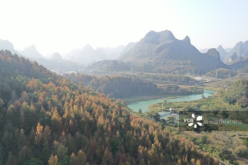 航拍广西百色市德保县红叶森林图片素材