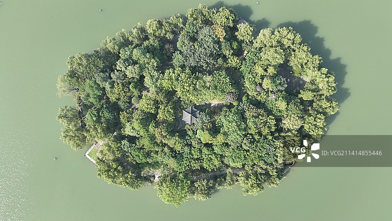 陕西西安市大明宫国家遗址公园太液池蓬莱岛航拍图片素材