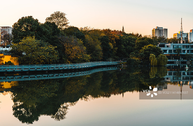 常州红梅公园黄昏图片素材
