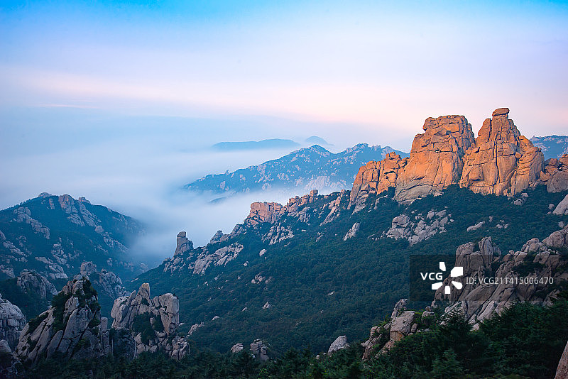 山东青岛崂山雾景图片素材