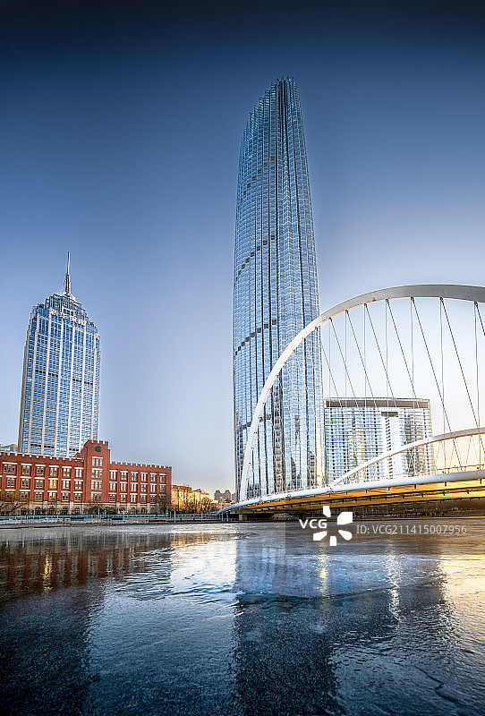 冰冻下的天津城市建筑图片素材