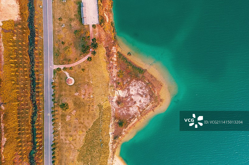 等日落西山，等冬去春来图片素材