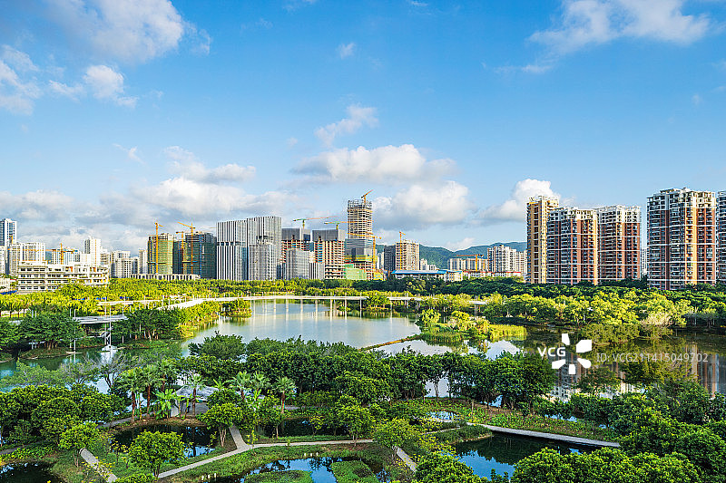 海南省三亚市吉阳区东岸湿地公园 中央商务区中粮三亚大悦中心图片素材