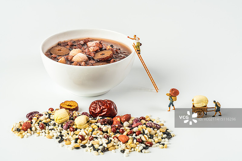 腊八节烹煮腊八粥创意微缩景观图片素材