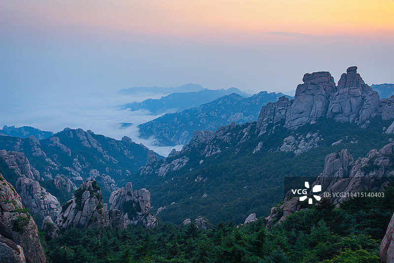 山东青岛崂山云海风光图片素材