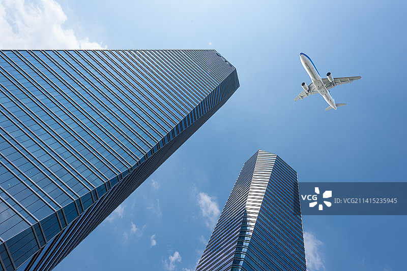 飞机，CBD,摩天大楼图片素材