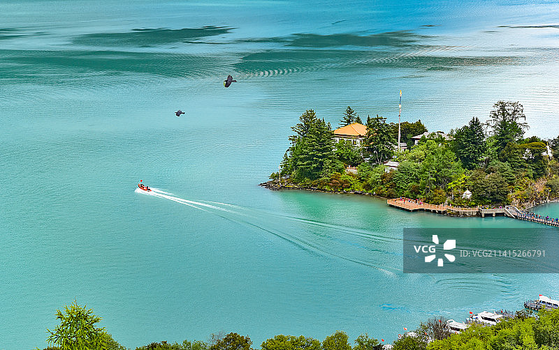 西藏林芝巴松措图片素材