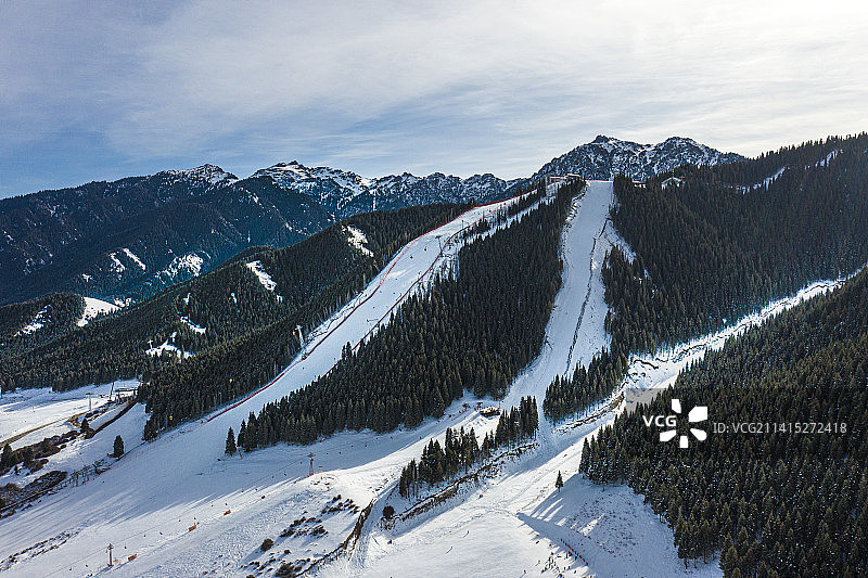 航拍:乌鲁木齐  新疆丝绸之路国际滑雪场图片素材