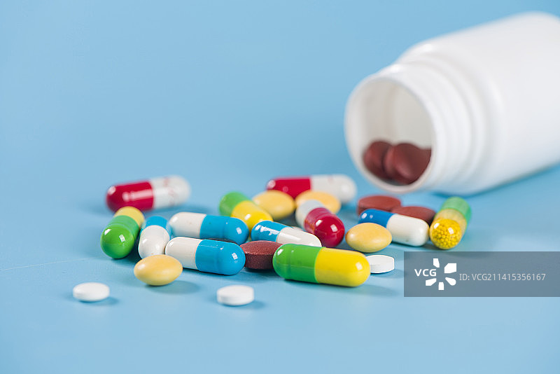 蓝色背景上的药品医药图片素材