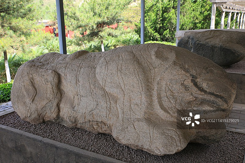 陕西省咸阳市茂陵(汉武帝陵寝) 霍去病墓石刻展: 伏虎图片素材