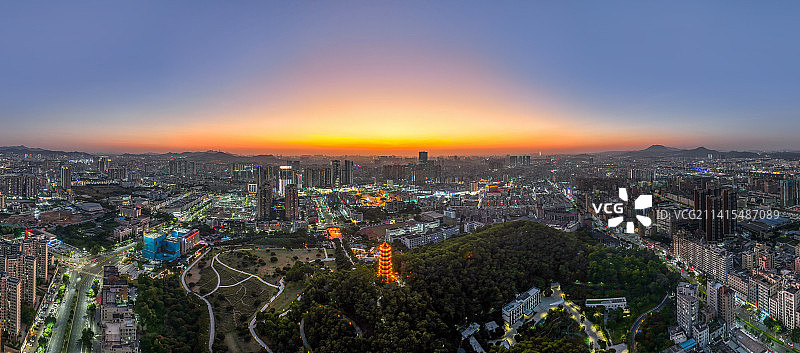 深圳光明红花山公园日落夜景风光图片素材