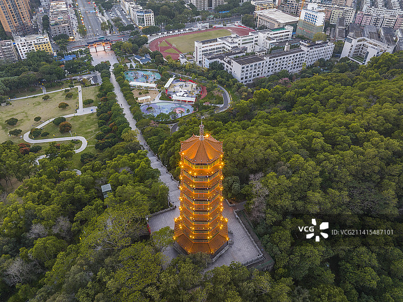 深圳光明红花山公园日落夜景风光图片素材