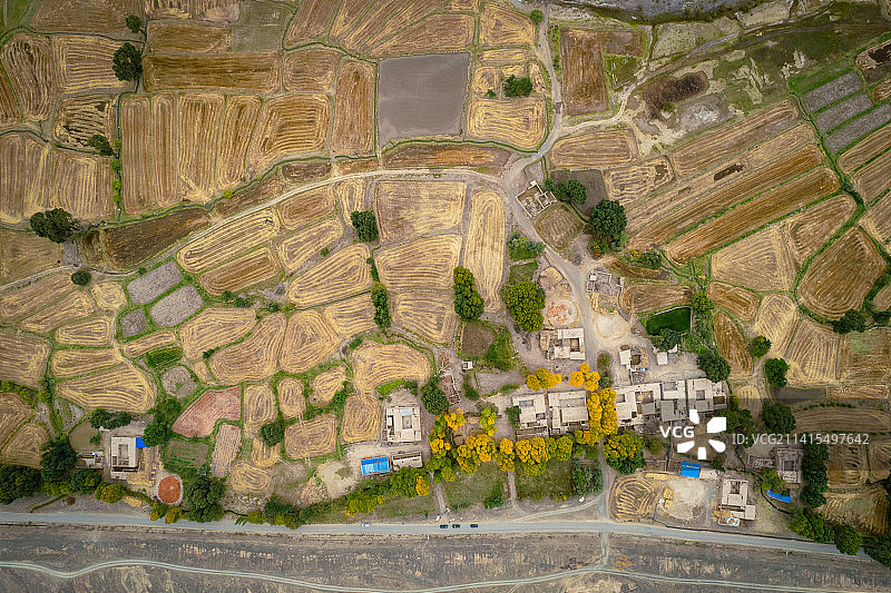 航拍秋季的甘肃酒泉玉门天境昌马图片素材