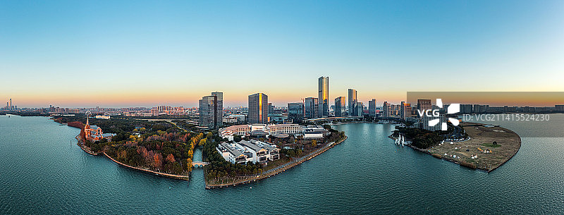 黄昏时分的苏州园区独墅湖科教区航拍图片素材