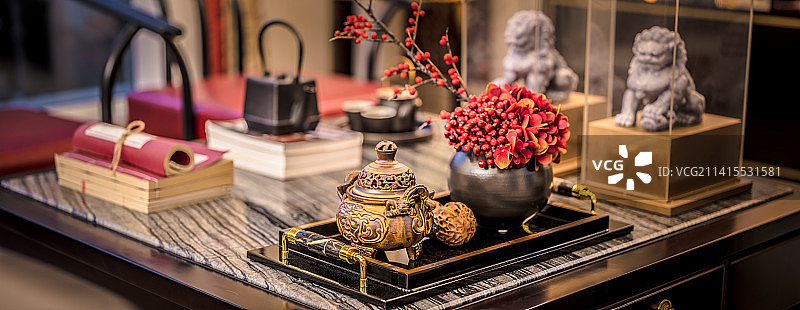 桌子上的中式摆件图片素材