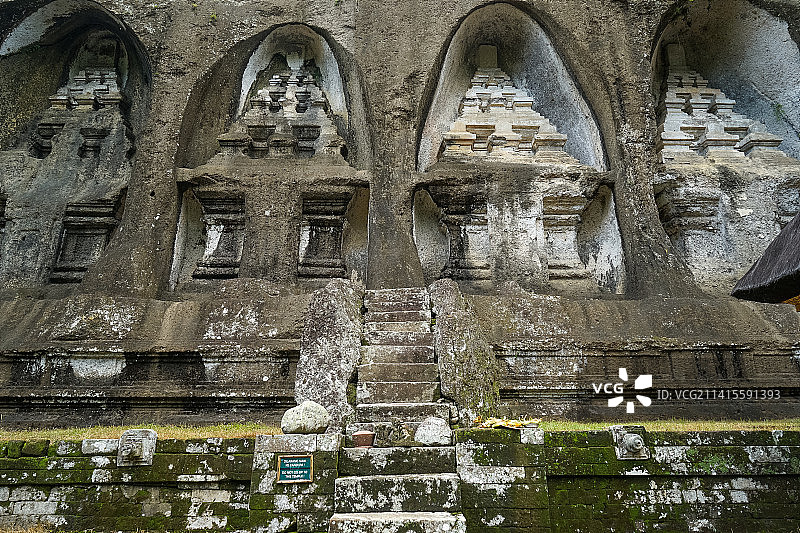 印尼巴厘岛最大的石窟遗迹（卡威山遗址）(Kawi Mountain)图片素材