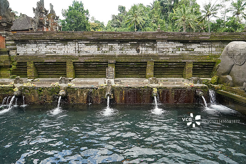 印尼巴厘岛圣泉寺风景（Tirta Empul）图片素材