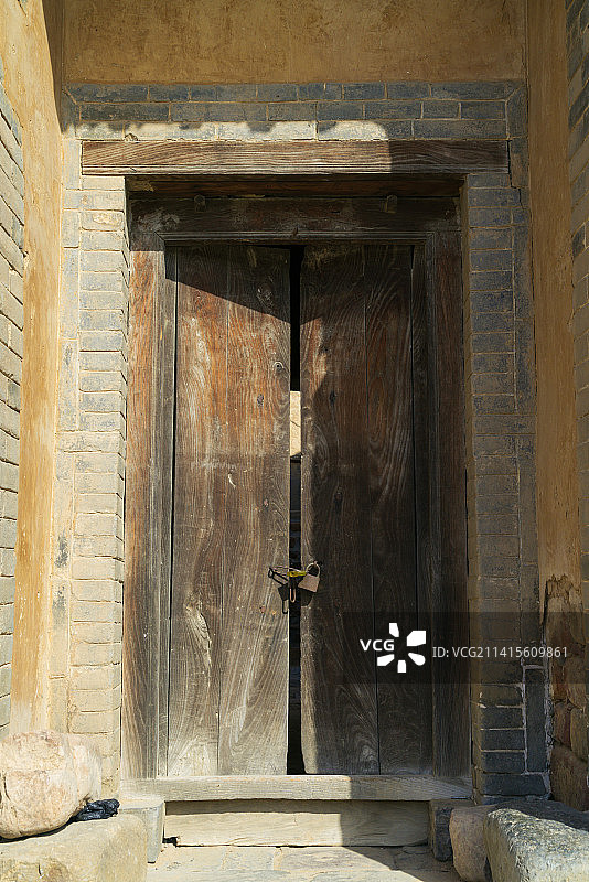 明清古代建筑局部，历尽沧桑的门窗图片素材