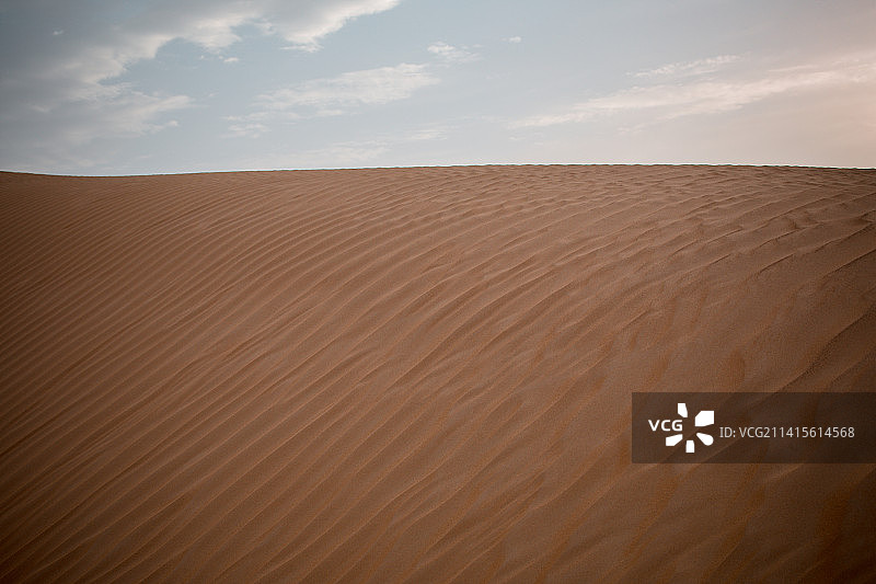 中国新疆巴音郭楞东线沙漠公路图片素材