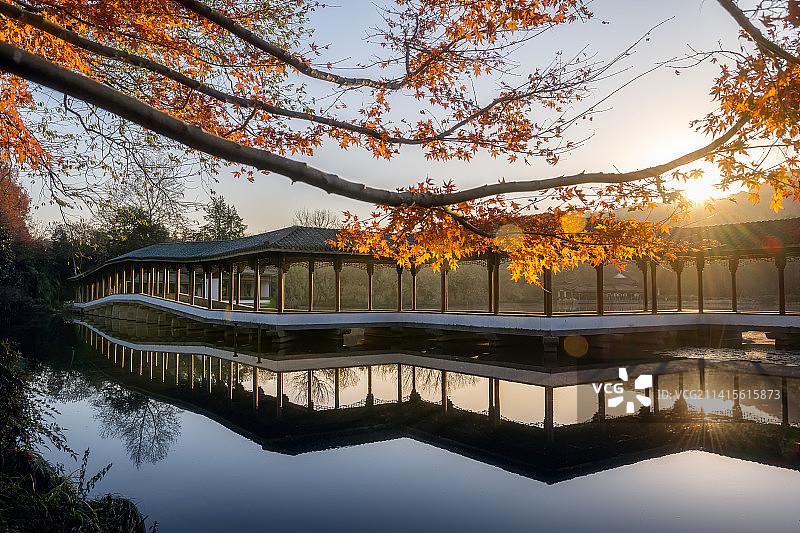 深秋西湖霁虹桥图片素材