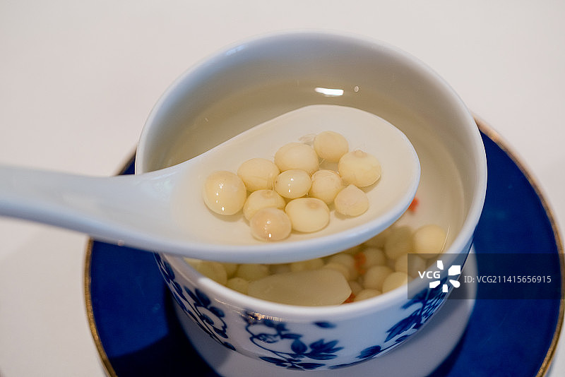 台州临海新荣记甜品桂花炖鸡头米特写镜头图片素材