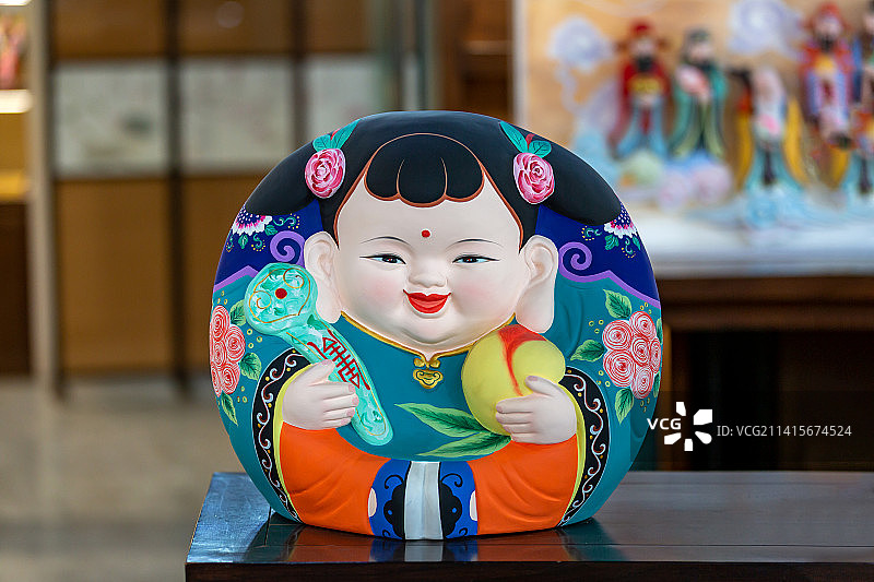 江苏省无锡市惠山古镇手工艺品惠山泥人静物图片素材