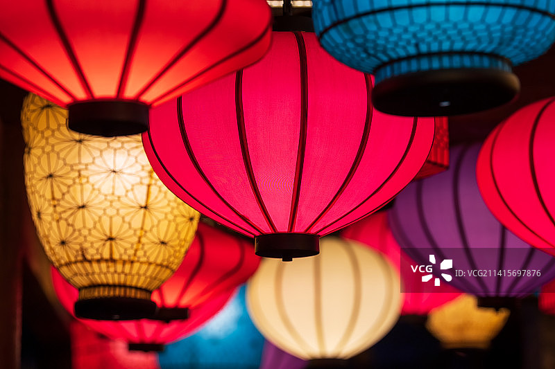 亚洲中国河南省郑州市中国春节、元宵节传统中式灯笼图片素材