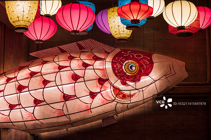 亚洲中国河南省郑州市中国春节、元宵节传统中式灯笼图片素材