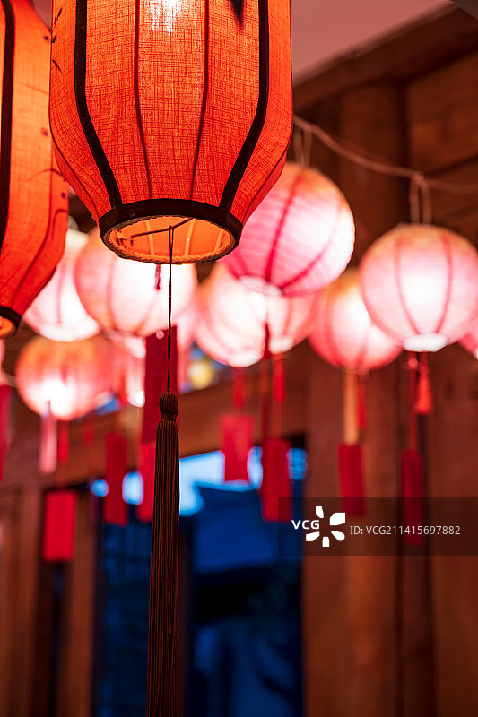 亚洲中国河南省郑州市中国春节、元宵节传统中式灯笼图片素材