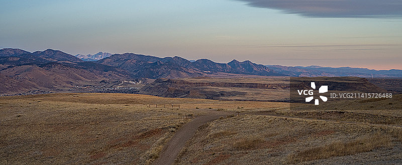 美国科罗拉多州戈尔登日落时分的风景图片素材