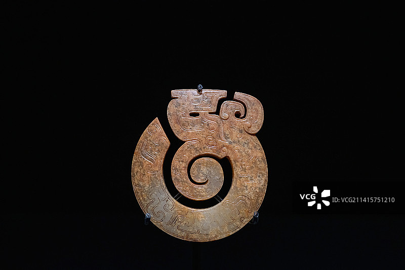 山西省考古研究所藏山西晋侯墓地出土西周晋国玉潘龙图片素材