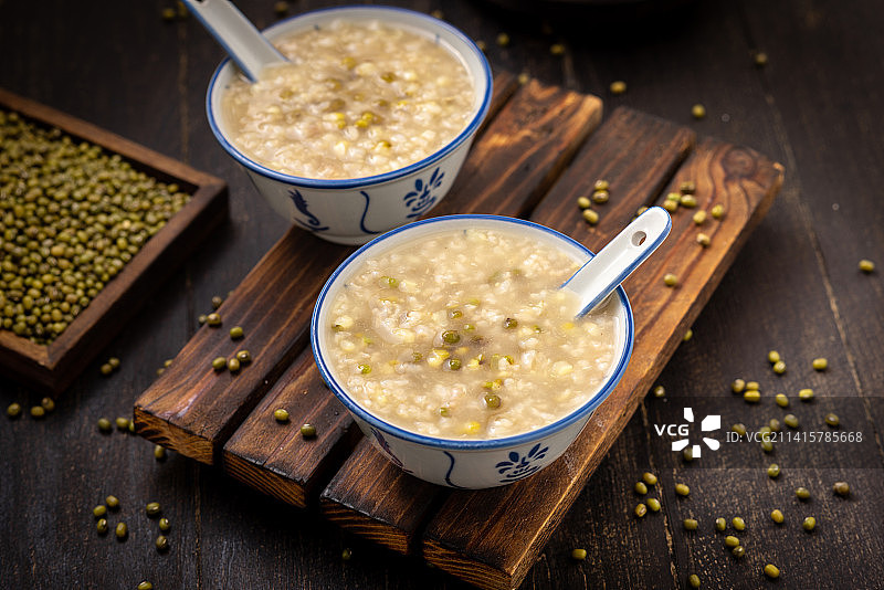 美味的清热去火绿豆粥图片素材