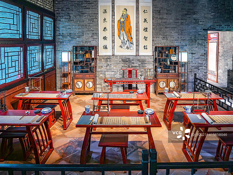 中国古代私塾教书先生孔子学院书屋儒家思想科举考试四书五经学宫笔墨书法国学太学论语字画术数哲理文化精髓图片素材