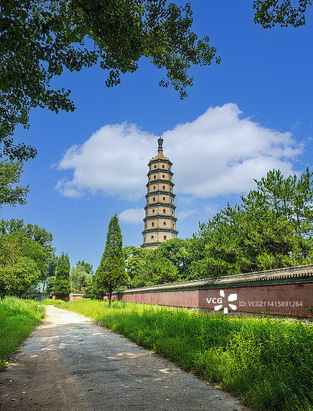 中国河北承德避暑山庄永佑寺舍利塔图片素材
