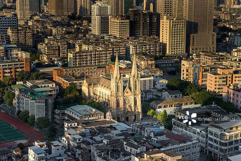 余晖下的石室圣心大教堂图片素材