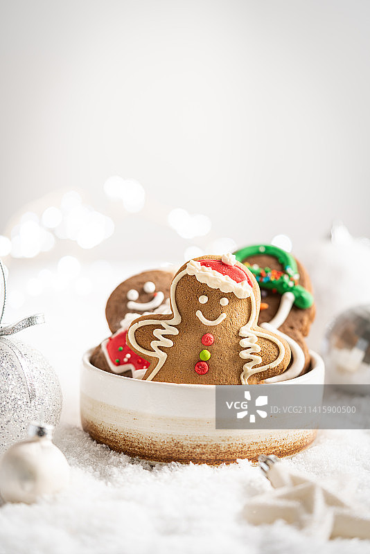 俄罗斯莫斯科桌子上的姜饼饼干特写图片素材