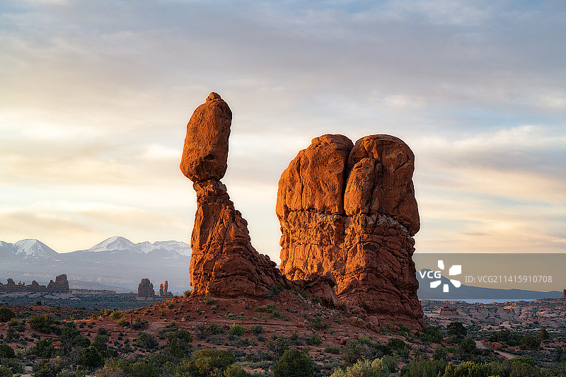 美国平衡石的岩层景观图片素材