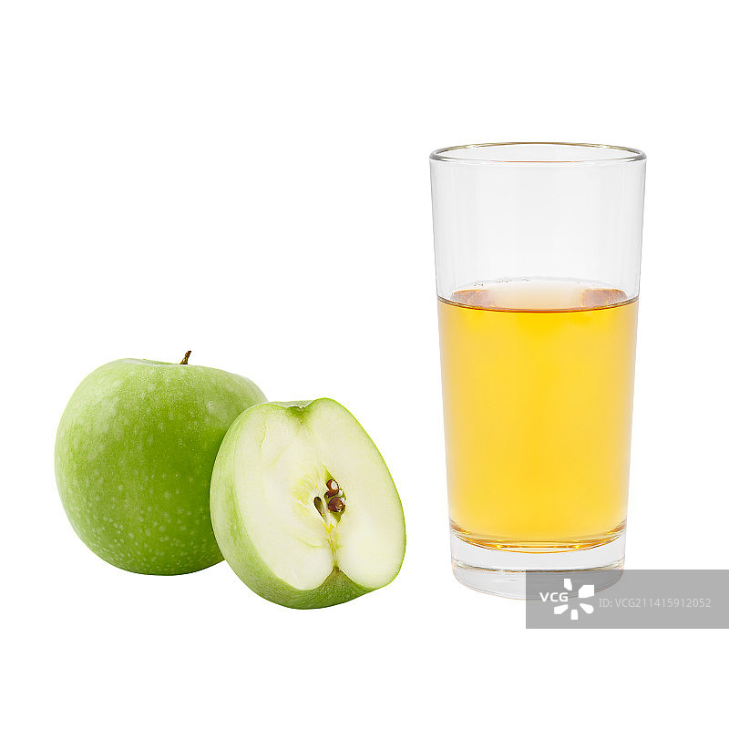 一杯苹果汁和青苹果，隔离在白色背景上图片素材