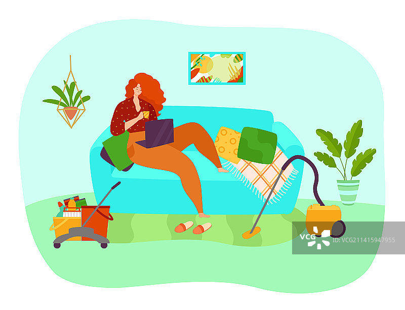 女人坐在沙发上上网图片素材