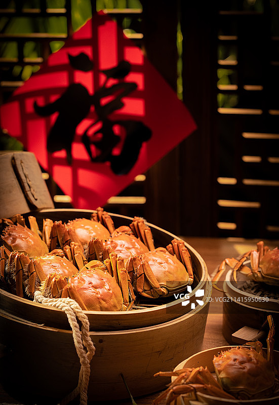 螃蟹蒸笼里的中秋节美食大闸蟹清蒸大闸蟹福字图片素材