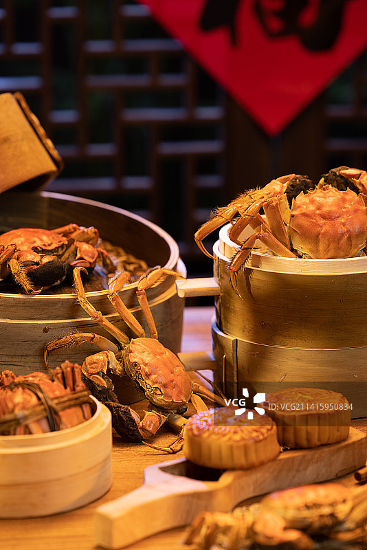 螃蟹蒸笼里的中秋节美食大闸蟹清蒸大闸蟹福字图片素材