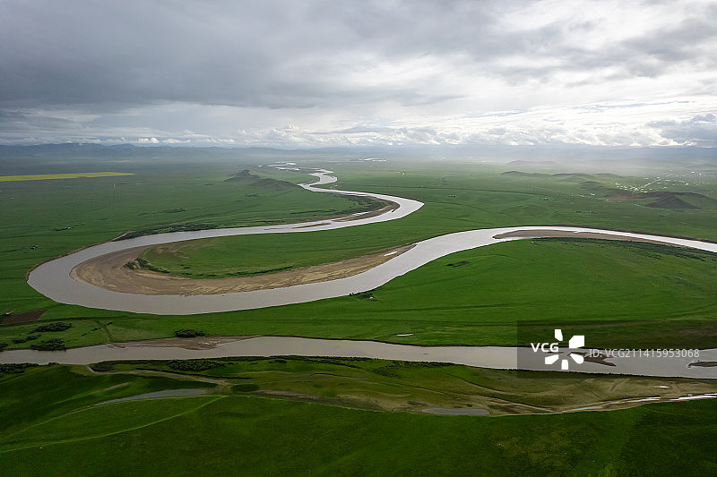 甘南川西高原黄河流淌草原羊群图片素材