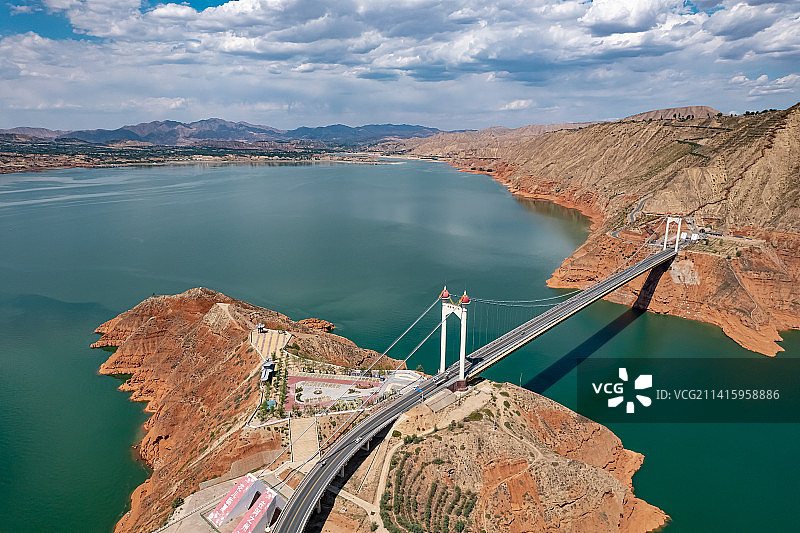 甘肃临夏永靖刘家峡水库黄河洮河交汇处泾渭分明图片素材