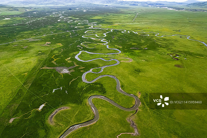 甘肃甘南黄河大草原玛曲阿万仓湿地蜿蜒河流图片素材