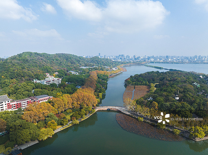 杭州西湖北山街孤山秋景航拍图片素材